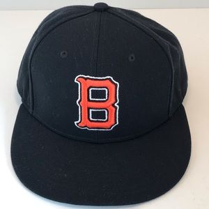 Nike True Embroidered B & Swoosh Fitted Size 7